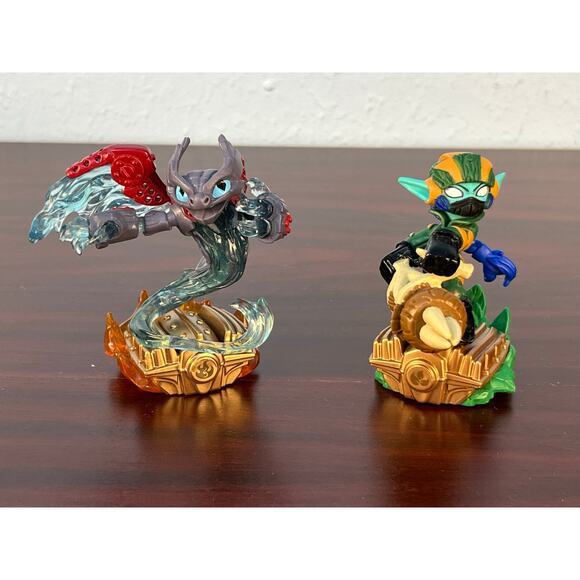 Activision Skylanders Superchargers 2015 Lot of 2 Dark Spitfire Stealth Elf - Picture 1 of 6